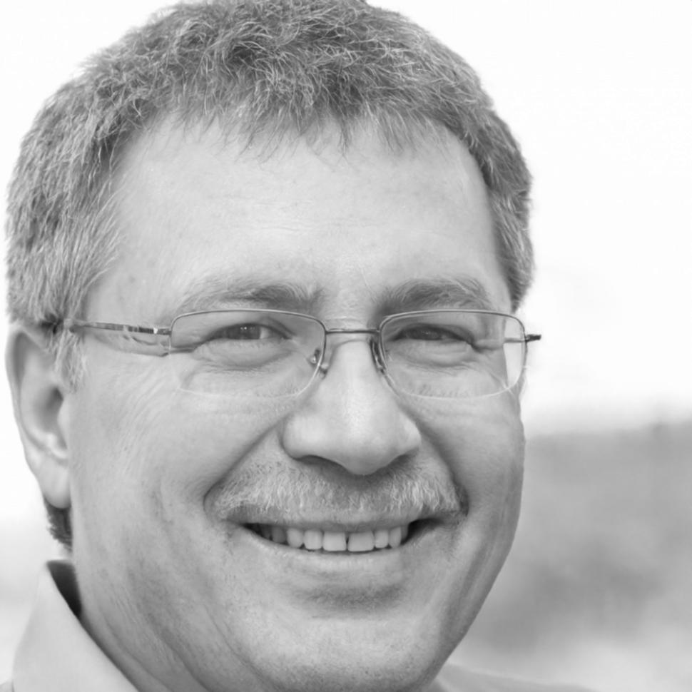 Retrato profesional de Patricio Valtueña, Consultor Senior