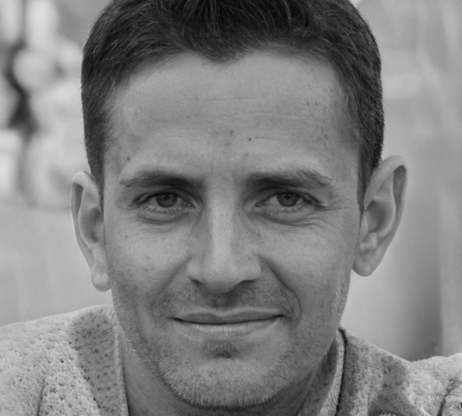 Retrato profesional de Aurelio Mendizábal, Director Financiero